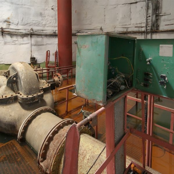 refinery pipe welding industrial facility